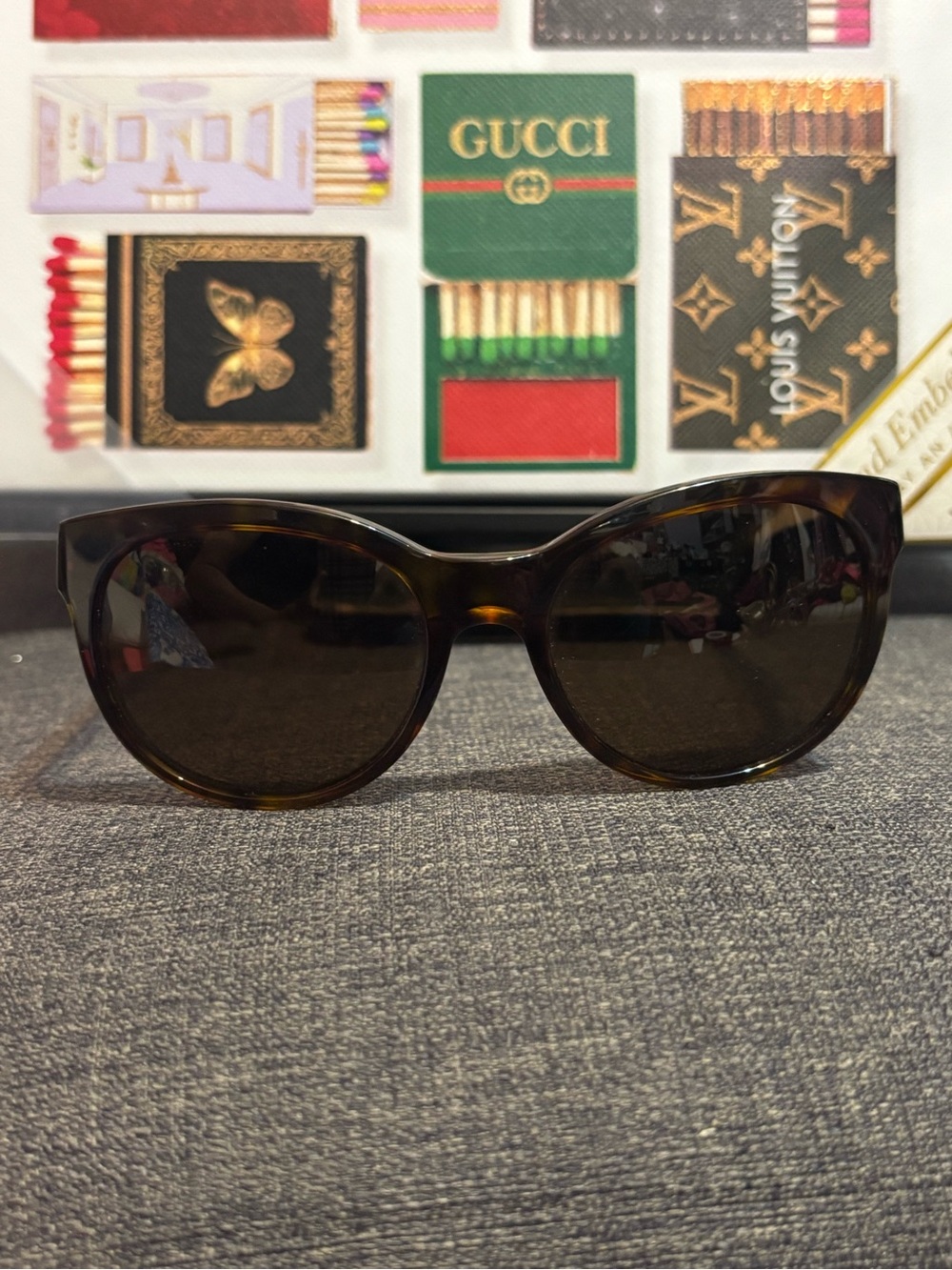 Burberry Women's Tortoiseshell Sunglasses with Tan Case - Picture 5 of 7